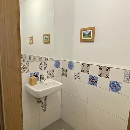 Moderne Kaminstube Apartment