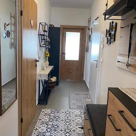 Moderne Kaminstube *