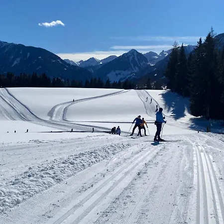 Moderne Kaminstube Апартаменты Рамзау