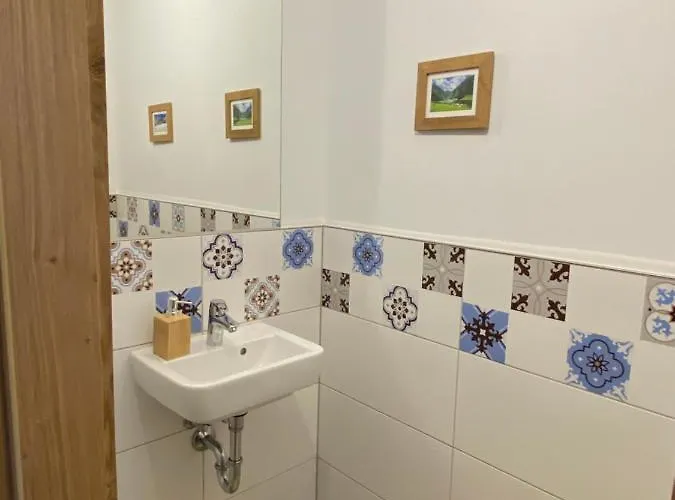 Moderne Kaminstube Apartment