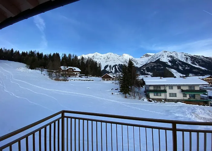 Moderne Kaminstube *