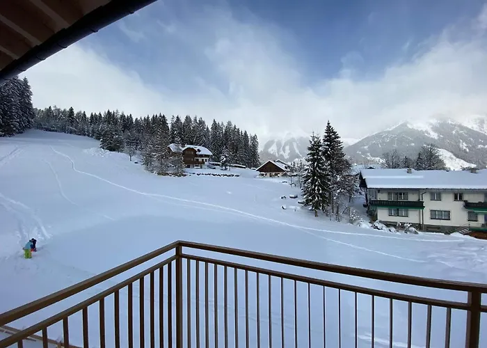 Moderne Kaminstube *